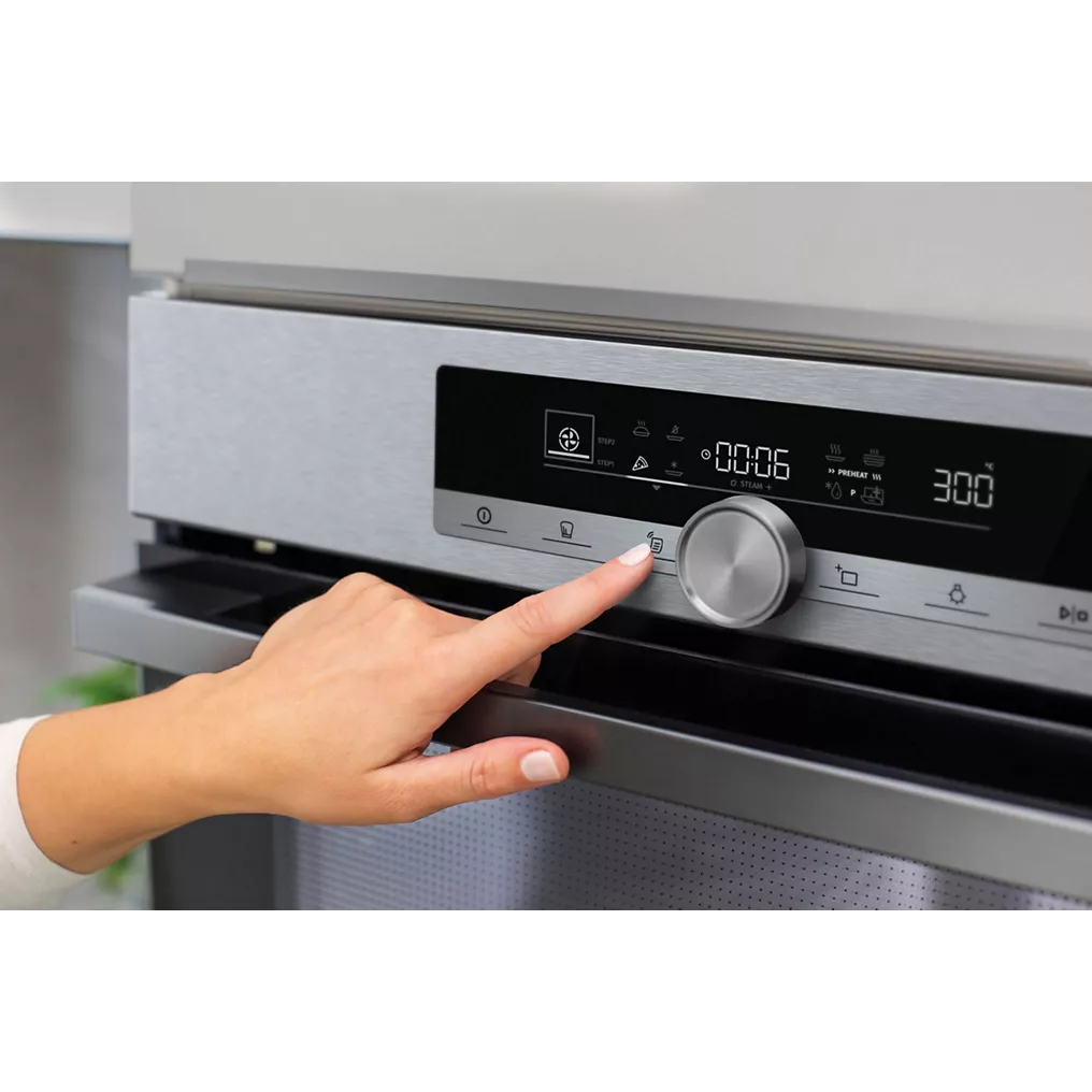 Four encastrable fonction vapeur HISENSE O643PG