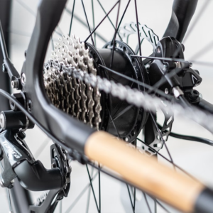 Vélo électrique en bambou relief